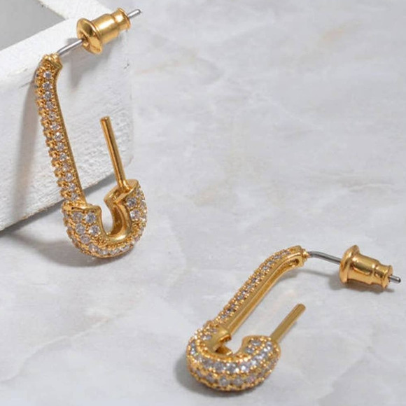 18k Gold Plated SAFETY PIN Earrings - Picture 1 of 6